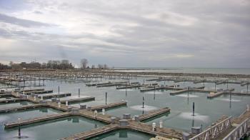 Weather camera view of Waukegan Harbor and Marina.
