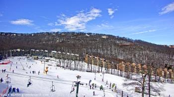 Weather camera view of Wintergreen Mtn. at 3600 ft. elev..