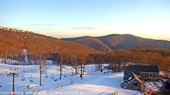 Weather camera view of Wintergreen Mtn. at 3600 ft. elev..