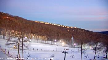 Weather camera view of Wintergreen Mtn. at 3600 ft. elev..