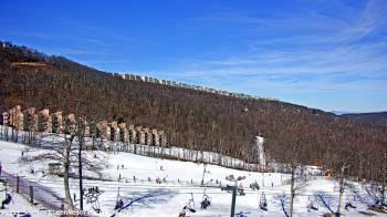 Weather camera view of Wintergreen Mtn. at 3600 ft. elev..