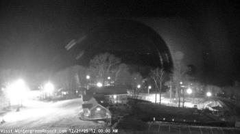 Weather camera view of Wintergreen Mtn. at 3600 ft. elev..