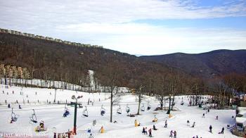 Weather camera view of Wintergreen Mtn. at 3600 ft. elev..
