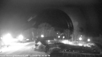 Weather camera view of Wintergreen Mtn. at 3600 ft. elev..