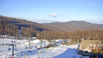 Weather camera view of Wintergreen Mtn. at 3600 ft. elev..
