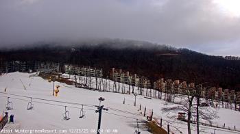 Weather camera view of Wintergreen Mtn. at 3600 ft. elev..