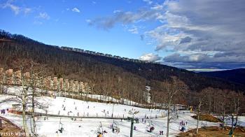 Weather camera view of Wintergreen Mtn. at 3600 ft. elev..