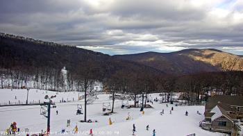Weather camera view of Wintergreen Mtn. at 3600 ft. elev..