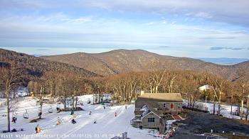 Weather camera view of Wintergreen Mtn. at 3600 ft. elev..