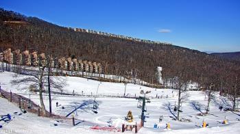Weather camera view of Wintergreen Mtn. at 3600 ft. elev..
