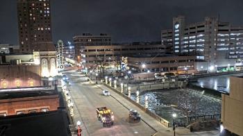 Weather camera view of City of Aurora IL.