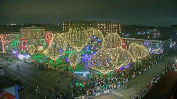 Weather camera view of Walton�s 5 & 10.