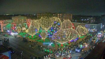 Weather camera view of Walton�s 5 & 10.