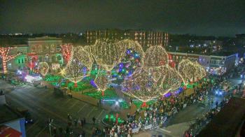 Weather camera view of Walton�s 5 & 10.