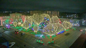 Weather camera view of Walton�s 5 & 10.