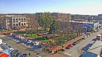 Weather camera view of Walton�s 5 & 10.