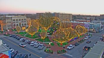 Weather camera view of Walton�s 5 & 10.