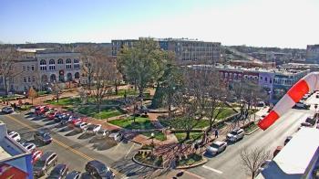 Weather camera view of Walton�s 5 & 10.