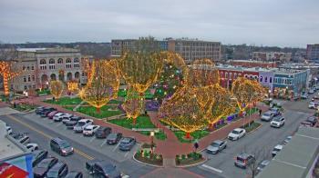 Weather camera view of Walton�s 5 & 10.