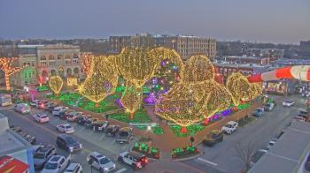 Weather camera view of Walton�s 5 & 10.