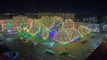 Weather camera view of Walton�s 5 & 10.