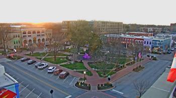 Weather camera view of Walton�s 5 & 10.