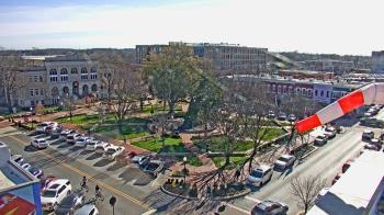 Weather camera view of Walton�s 5 & 10.