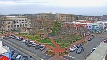 Weather camera view of Walton�s 5 & 10.