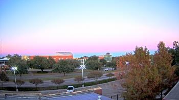 Weather camera view of Chalmette HS.