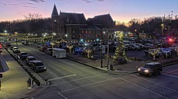 Weather camera view of City of Connersville.