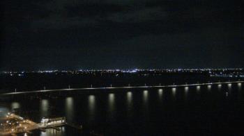 Weather camera view of Edison Grand tower 350 ft elev..