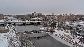 Weather camera view of City of Elgin.