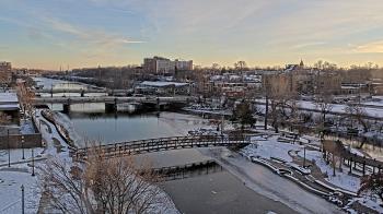 Weather camera view of City of Elgin.
