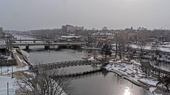 Weather camera view of City of Elgin.