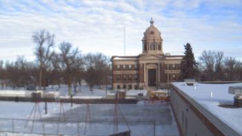 Weather camera view of Ellendale HS.