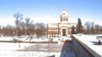 Weather camera view of Ellendale HS.