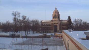 Weather camera view of Ellendale HS.
