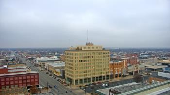 Weather camera view of First National Bank-Hutchinson.