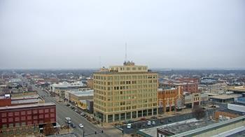 Weather camera view of First National Bank-Hutchinson.