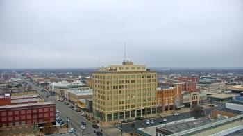 Weather camera view of First National Bank-Hutchinson.