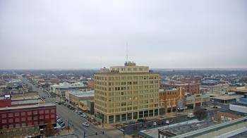 Weather camera view of First National Bank-Hutchinson.