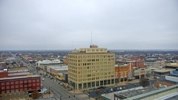 Weather camera view of First National Bank-Hutchinson.