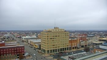 Weather camera view of First National Bank-Hutchinson.