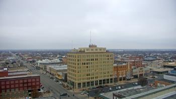 Weather camera view of First National Bank-Hutchinson.