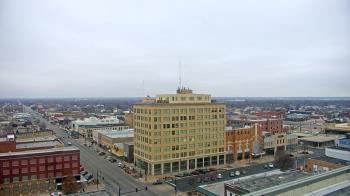 Weather camera view of First National Bank-Hutchinson.