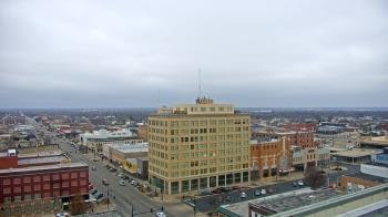 Weather camera view of First National Bank-Hutchinson.