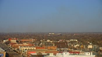 Weather camera view of First National Bank-Hutchinson.