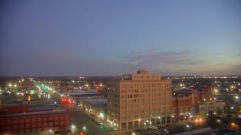 Weather camera view of First National Bank-Hutchinson.