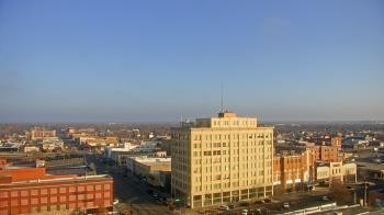 Weather camera view of First National Bank-Hutchinson.