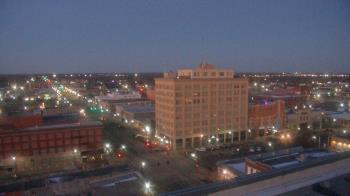 Weather camera view of First National Bank-Hutchinson.